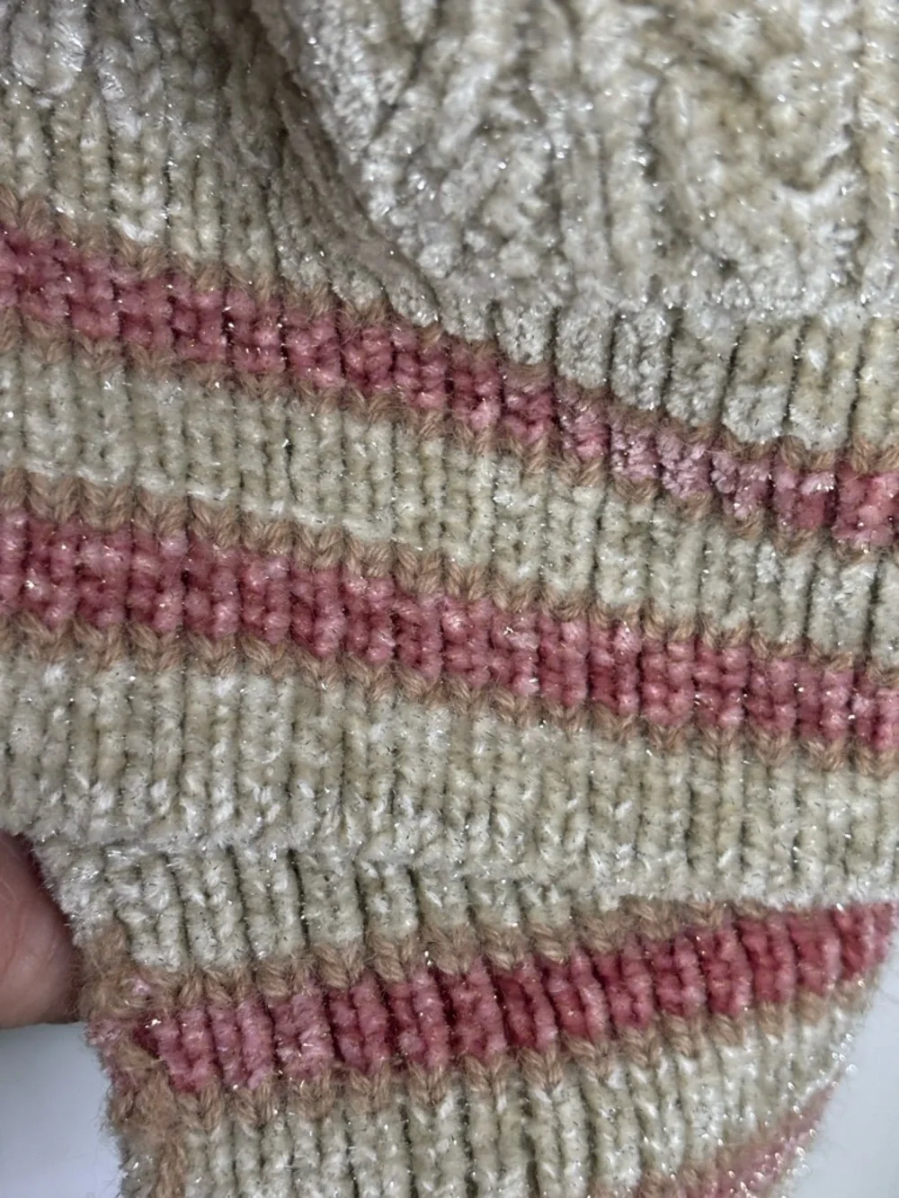CHANEL 22FW Beige Cable Knit Vest with Pink Accent size French 40